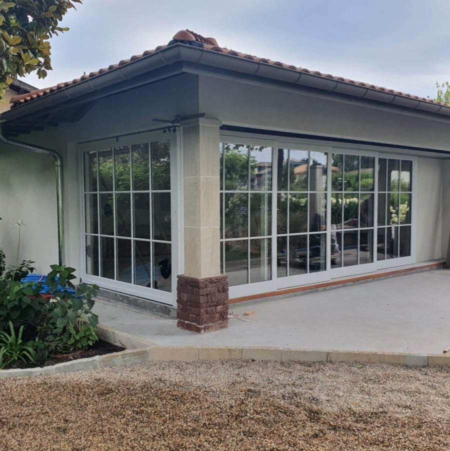 Baie vitrée d'angle pour villa