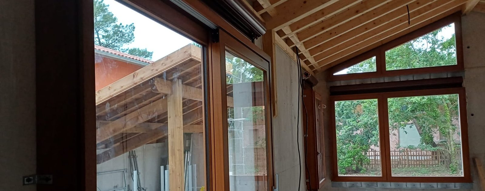 Baies vitrées en bois villa contemporaine Capbreton